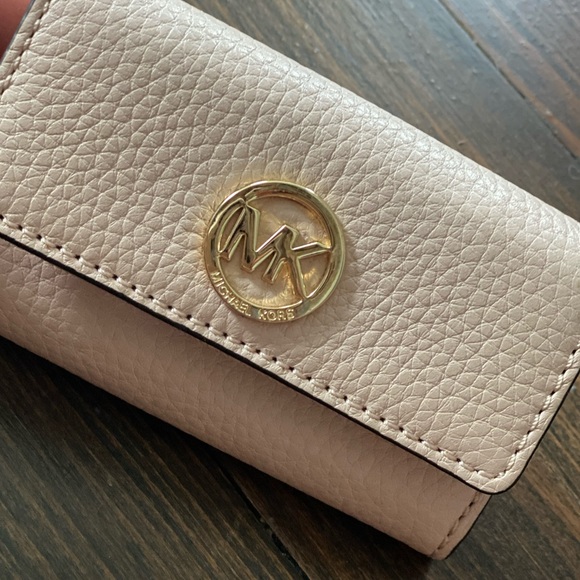 MICHAEL Michael Kors Handbags - Micheal Kors multiple Key holder